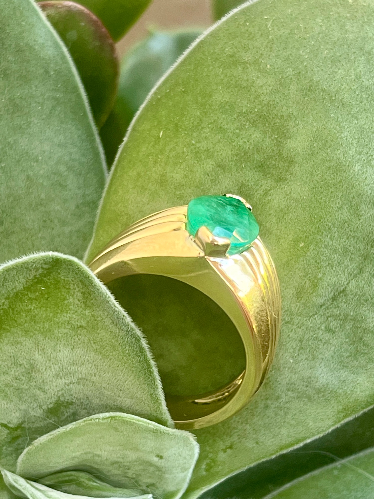 Bague émeraude navette Transformation d'une bague ancienne avant après