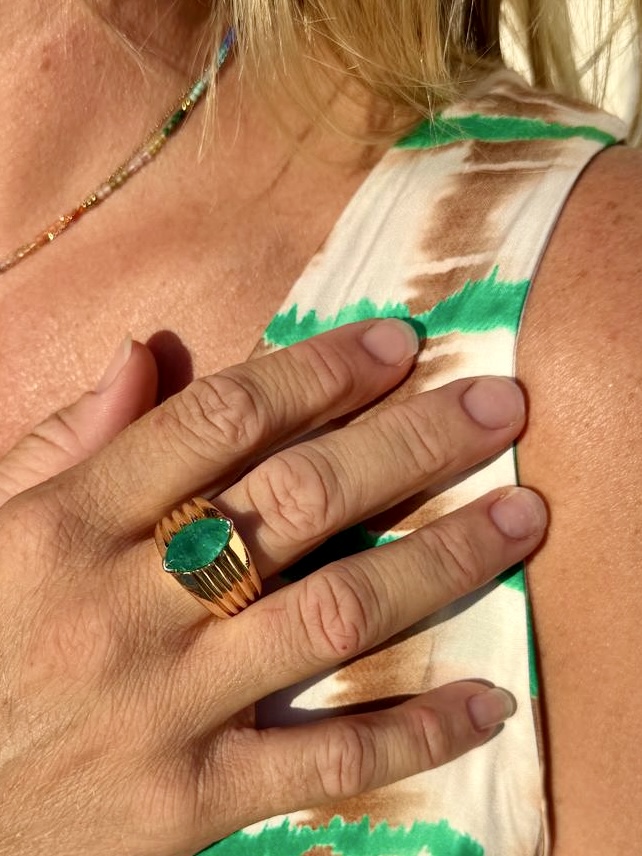 Bague émeraude navette